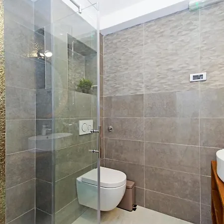 Symphony Garden: Modern, New Apartman Split