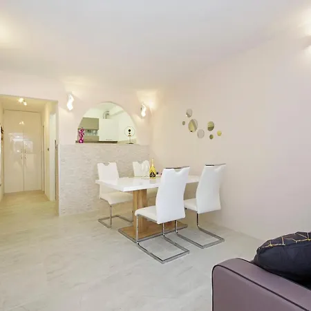 Apartman Symphony Garden: Modern, New Split