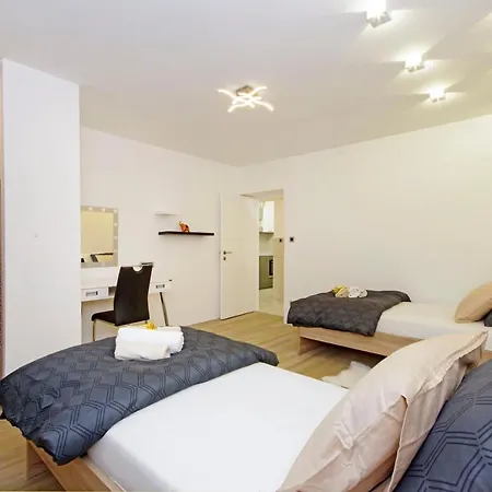 Apartman Symphony Garden: Modern, New