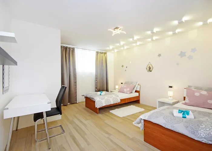 Symphony Garden: Modern, New